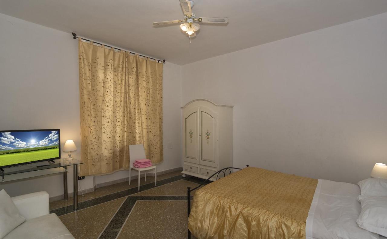 Holiday Pisa Gare Ngoại thất bức ảnh